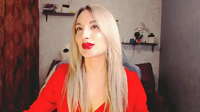 Snapshot of MillaXQueen chatting on 02-21-25, 03:10 MillaXQueen online show from 02-21-25, 03:10