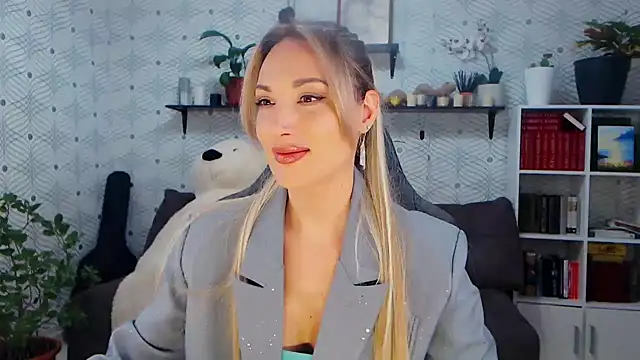 MillaXQueen online show from 02-19-26, 02:58