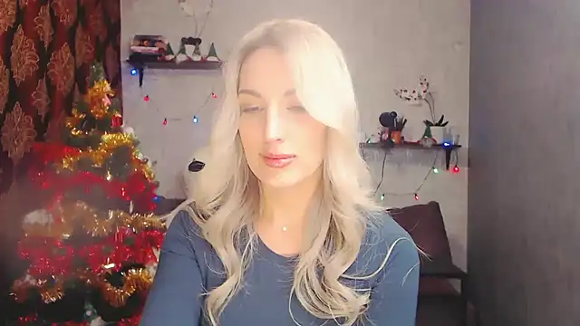 Snapshot of MillaXQueen chatting on 12-14-24, 01:27 MillaXQueen online show from 12-14-24, 01:27