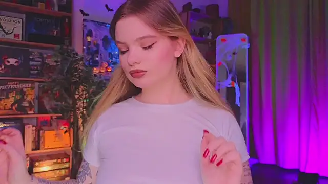 Hottie Jane online show from 10-31-25, 03:52