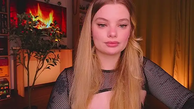 Snapshot of Hottie_Jane chatting on 10-05-25, 07:15 Hottie Jane online show from 10-05-25, 07:15