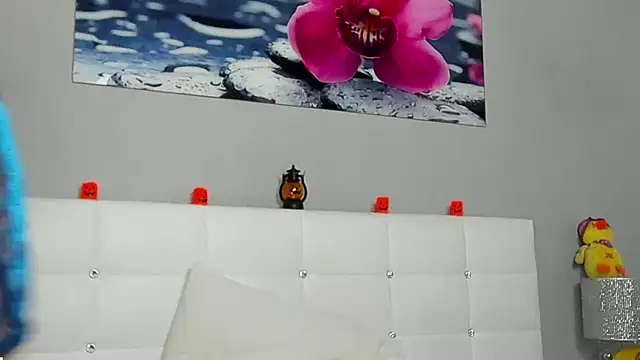 JuliaHunts online show from 10-15-25, 10:56