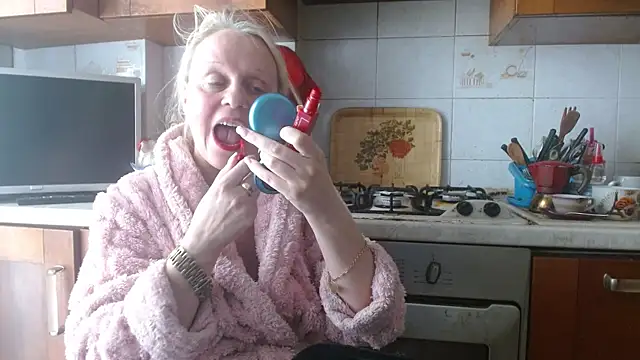 martachatte online show from 06-13-26, 07:28