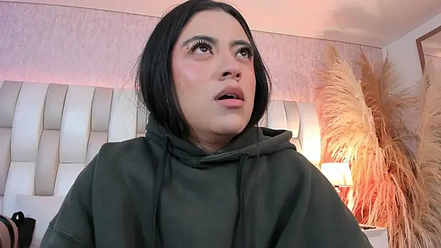 Rebeca jones online show from 04-10-26, 12:12