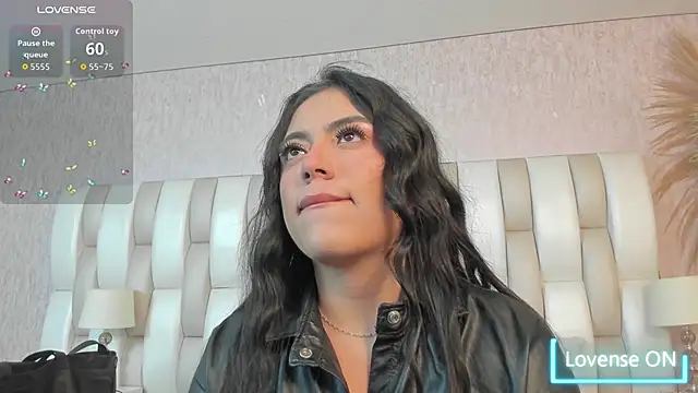 Rebeca jones online show from 06-10-26, 12:17