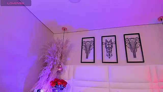 Rebeca jones online show from 11-17-25, 12:09