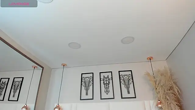 Rebeca jones online show from 11-06-25, 12:20