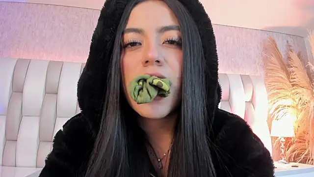 Rebeca jones online show from 03-04-26, 12:24