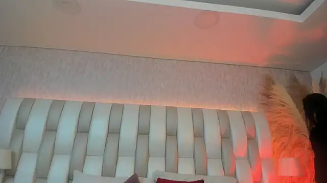 Rebeca jones online show from 04-02-26, 12:01