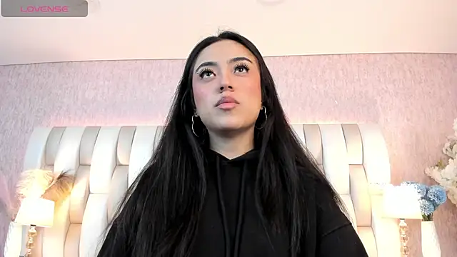 Snapshot of Rebeca_jones chatting on 03-06-25, 01:24 Rebeca jones online show from 03-06-25, 01:24