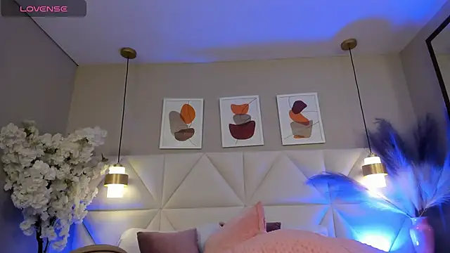 Rebeca jones online show from 11-30-25, 12:06