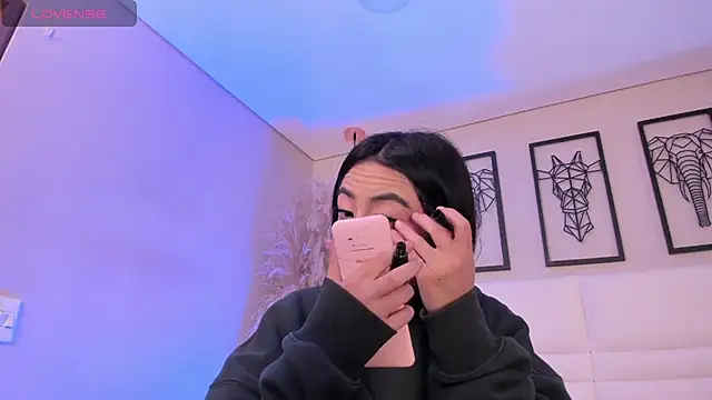 Rebeca jones online show from 10-28-25, 11:42