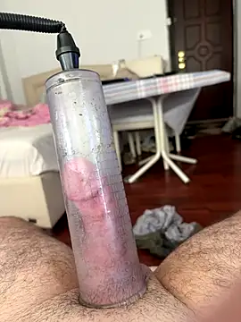 Snapshot of strange6696 chatting on 10-06-25, 07:42 strange6696 online show from 10-06-25, 07:42