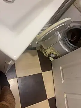 Snapshot of strange6696 chatting on 11-20-25, 05:57 strange6696 online show from 11-20-25, 05:57