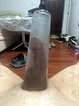 Snapshot of strange6696 chatting on 11-23-25, 07:13 strange6696 online show from 11-23-25, 07:13