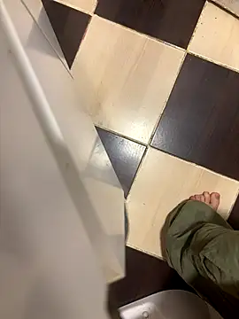 Snapshot of strange6696 chatting on 11-06-25, 11:47 strange6696 online show from 11-06-25, 11:47