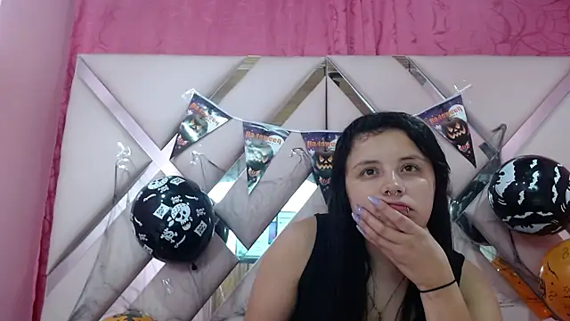Snapshot of nathaly_low1 chatting on 10-10-25, 02:56 nathaly low1 online show from 10-10-25, 02:56