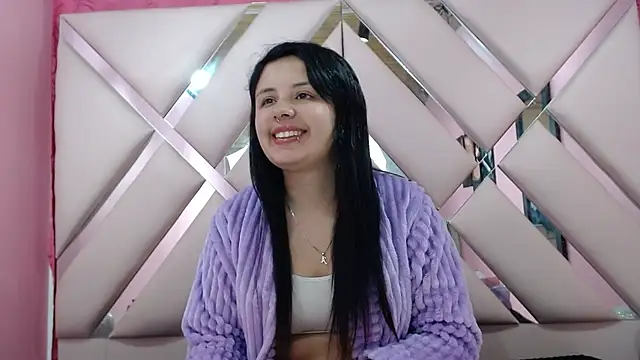 Snapshot of nathaly_low1 chatting on 09-16-25, 03:29 nathaly low1 online show from 09-16-25, 03:29