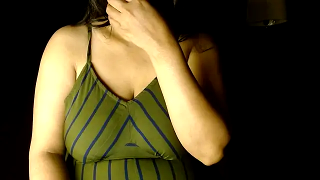 janifer001 online show from 03-24-26, 12:32