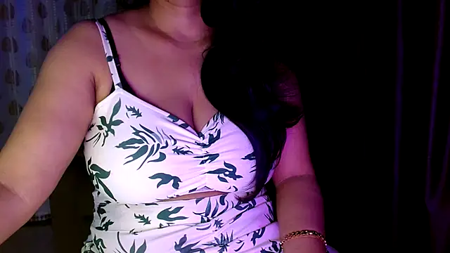 janifer001 online show from 01-06-26, 11:09