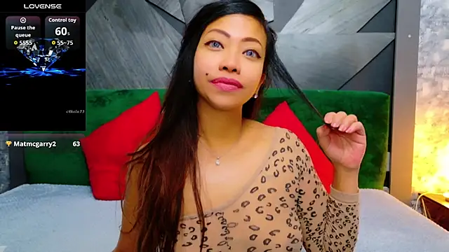 ElyaQuinn online show from 10-21-25, 06:35