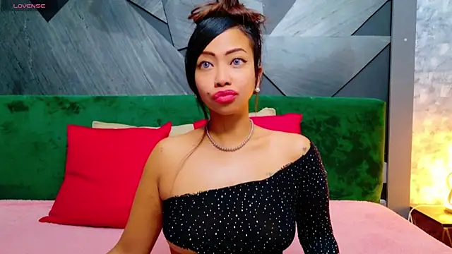 ElyaQuinn online show from 10-08-25, 06:15