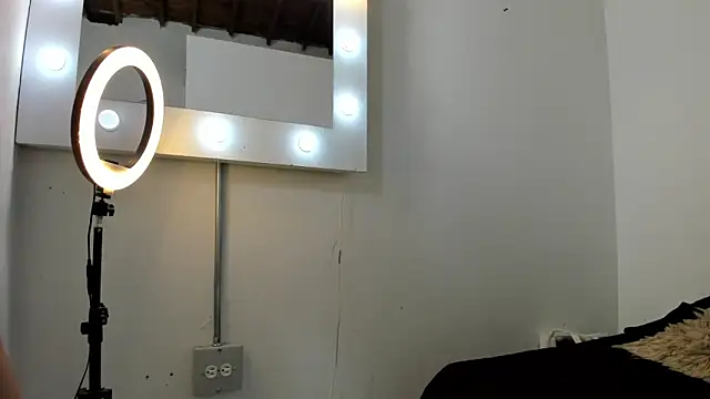 SEXXYLATINCOUPLE1 online show from 10-15-25, 10:12