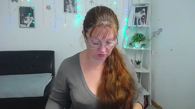 VanessaHotts online show from 09-20-25, 05:12