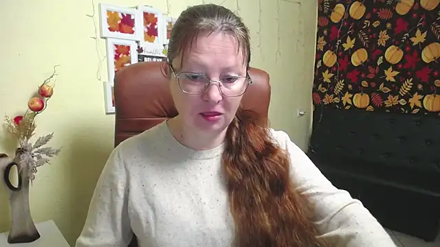 VanessaHotts online show from 11-21-25, 06:12