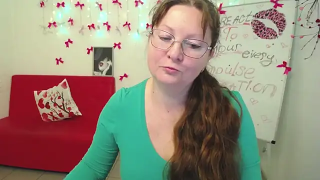 VanessaHotts online show from 03-11-26, 06:07