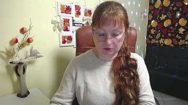 VanessaHotts online show from 11-24-25, 06:02