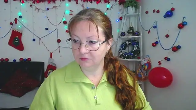 VanessaHotts online show from 12-15-25, 06:08