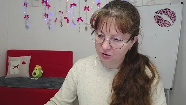VanessaHotts online show from 04-22-26, 05:14