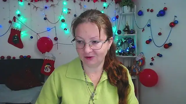 VanessaHotts online show from 12-17-25, 06:07