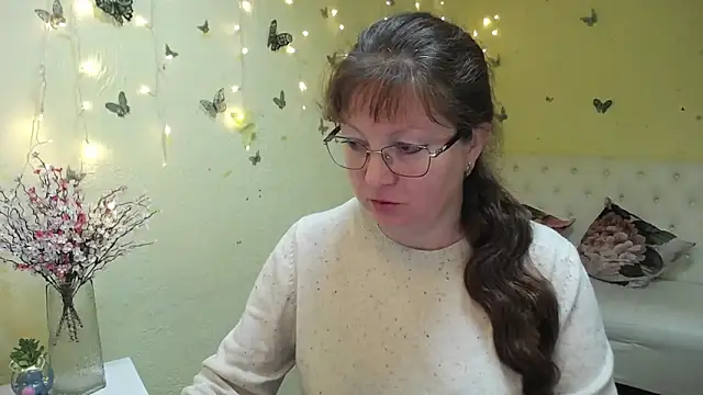 VanessaHotts online show from 05-04-26, 05:00