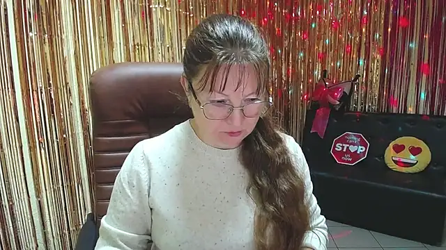 VanessaHotts online show from 10-10-25, 05:08