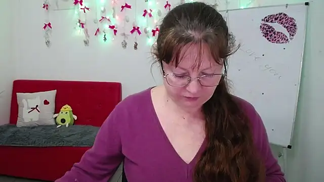 VanessaHotts online show from 04-15-26, 05:02