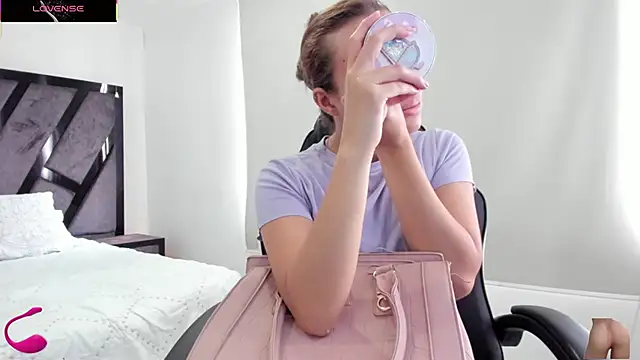 AnnieAndStefan online show from 02-12-26, 01:22