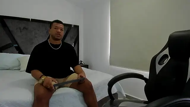 AnnieAndStefan online show from 11-25-25, 02:39