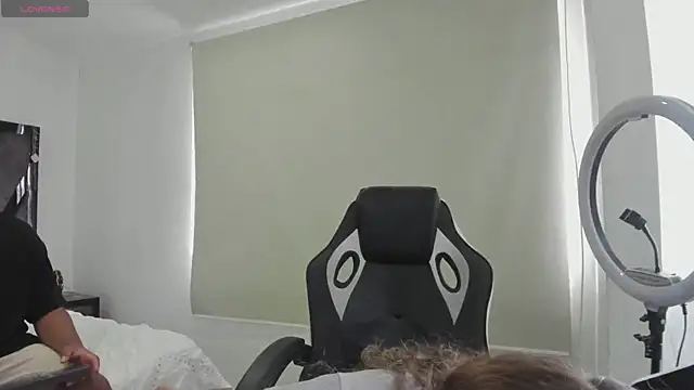 AnnieAndStefan online show from 04-11-26, 01:37