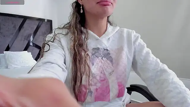 AnnieAndStefan online show from 11-07-25, 02:32