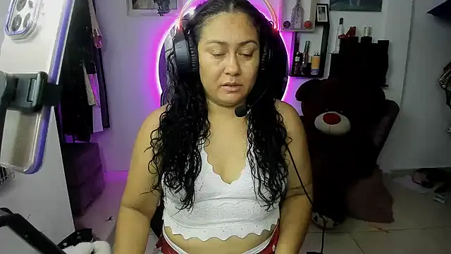 AliceFox Milf online show from 03-21-26, 03:30