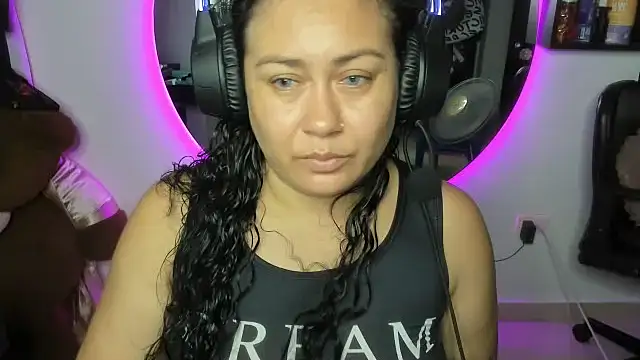 AliceFox Milf online show from 04-20-26, 10:44