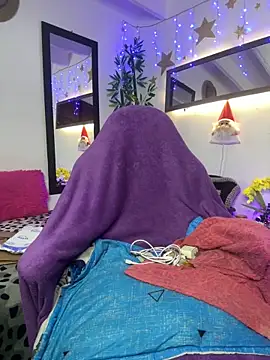 Snapshot of lonely_shewolf chatting on 12-22-25, 08:42 lonely shewolf online show from 12-22-25, 08:42