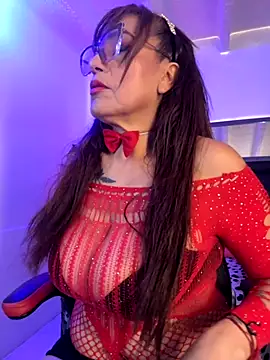 Snapshot of lonely_shewolf chatting on 11-15-25, 05:17 lonely shewolf online show from 11-15-25, 05:17