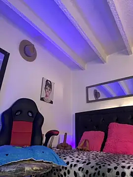 Snapshot of lonely_shewolf chatting on 11-19-25, 07:36 lonely shewolf online show from 11-19-25, 07:36