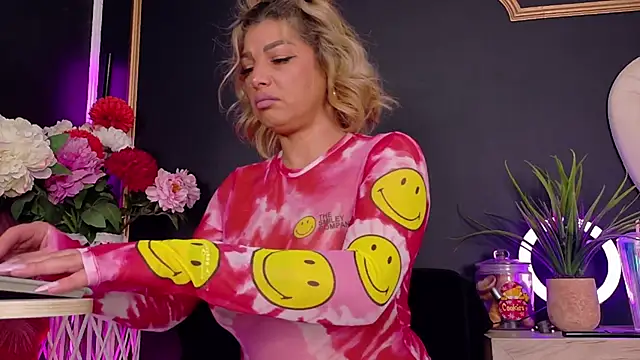 DeeaDiamondd online show from 11-09-25, 08:24