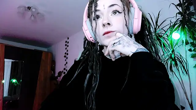 Snapshot of pale_skin chatting on 10-02-25, 05:38 pale skin online show from 10-02-25, 05:38