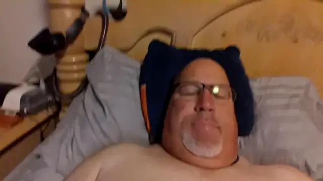 Snapshot of Bigbear0563 chatting on 06-19-26, 04:35 Bigbear0563 online show from 06-19-26, 04:35