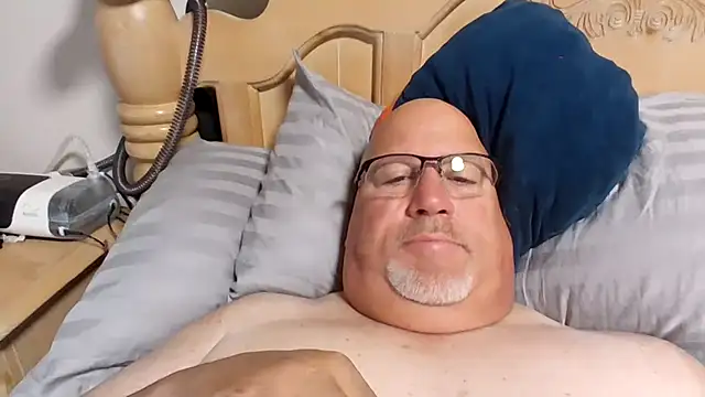 Snapshot of Bigbear0563 chatting on 07-18-26, 04:37 Bigbear0563 online show from 07-18-26, 04:37